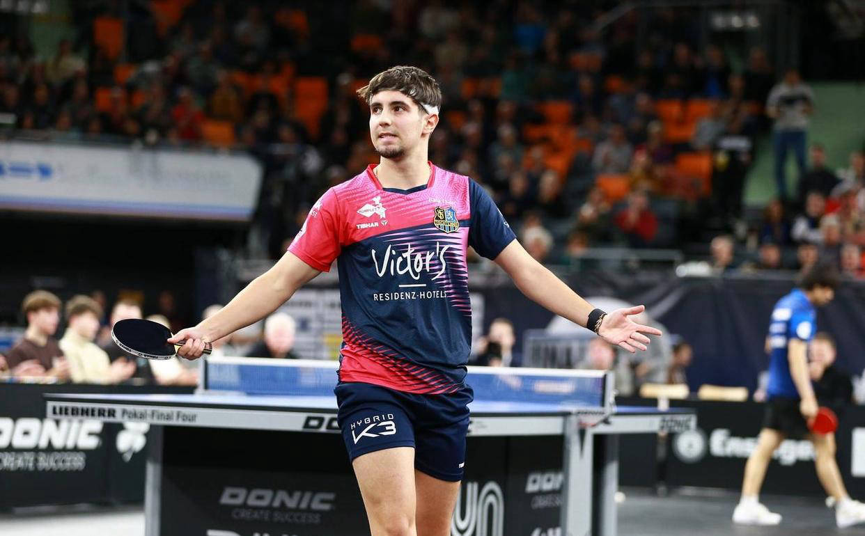 乒乓球比赛中的战术对决:伊藤美诚胜朱芊曦,格罗特战胜约内斯库