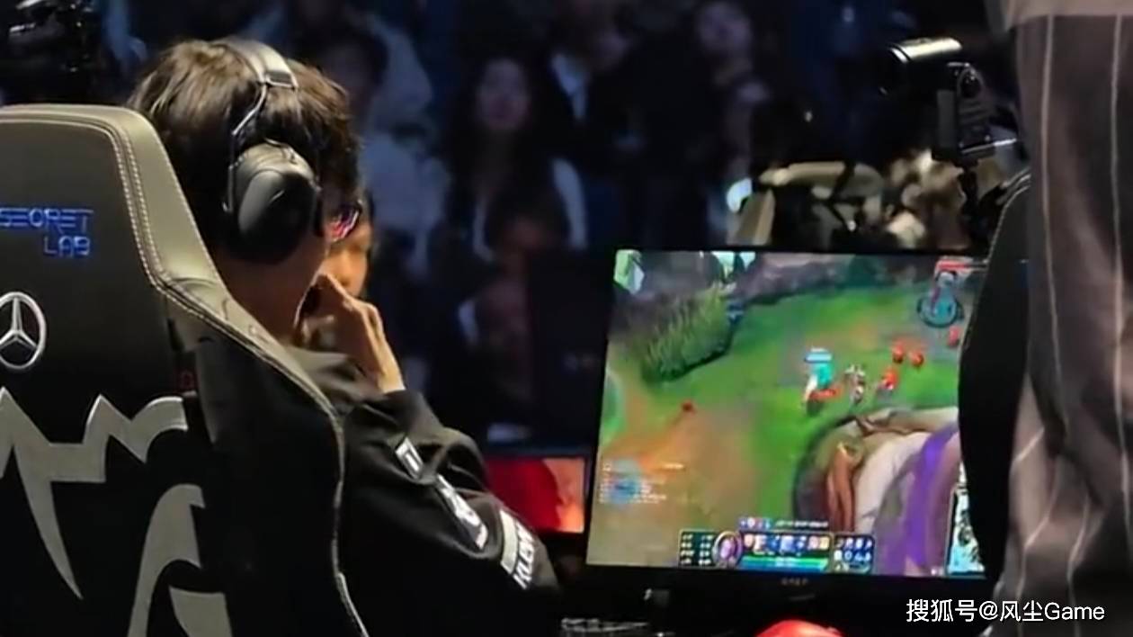 Faker比赛切屏监督多兰！LPL转会规则曝光：选手拒绝竞拍禁赛半年